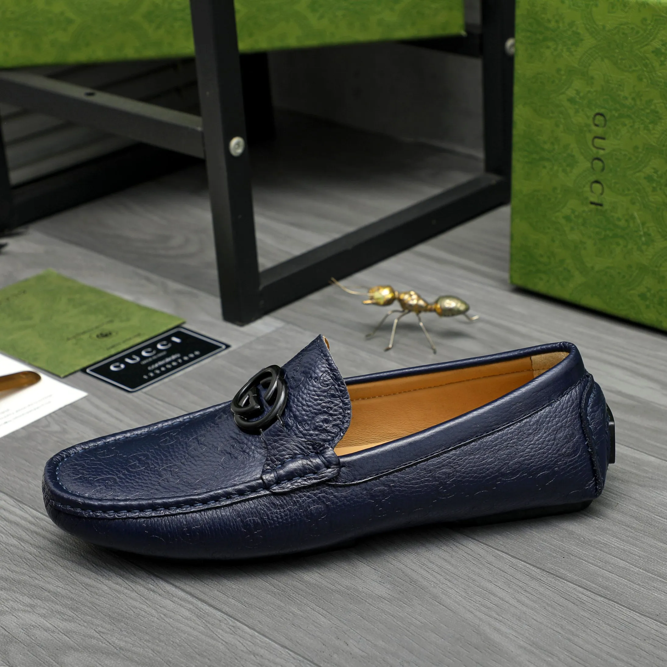 Men's shoes💰p420 Product trademark: GUCCI (Gucci) casual slip-on men's shoes Regular size: 38-44 Product material: Selected pebbled cowhide embossed upper, sheepskin lining, rubber outsole